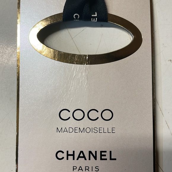 Chanel - Picture 7 of 8